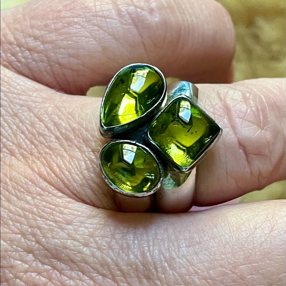 PERIDOT Native American Ring - Picture 8 of 12
